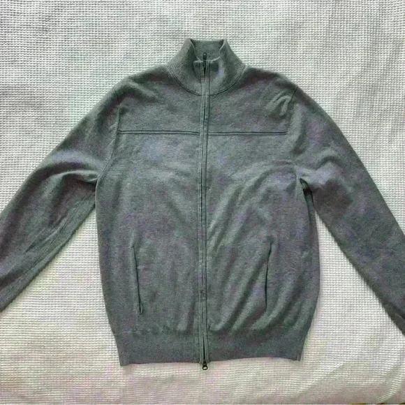 Banana Republic Men’s Full Zip Lightweight sweater/Jacket. Grey size large. - Picture 6 of 6